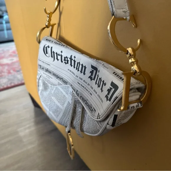 Christian Dior White Newspapers Pre-Owned Saddle Bag Rare - Picture 3 of 11
